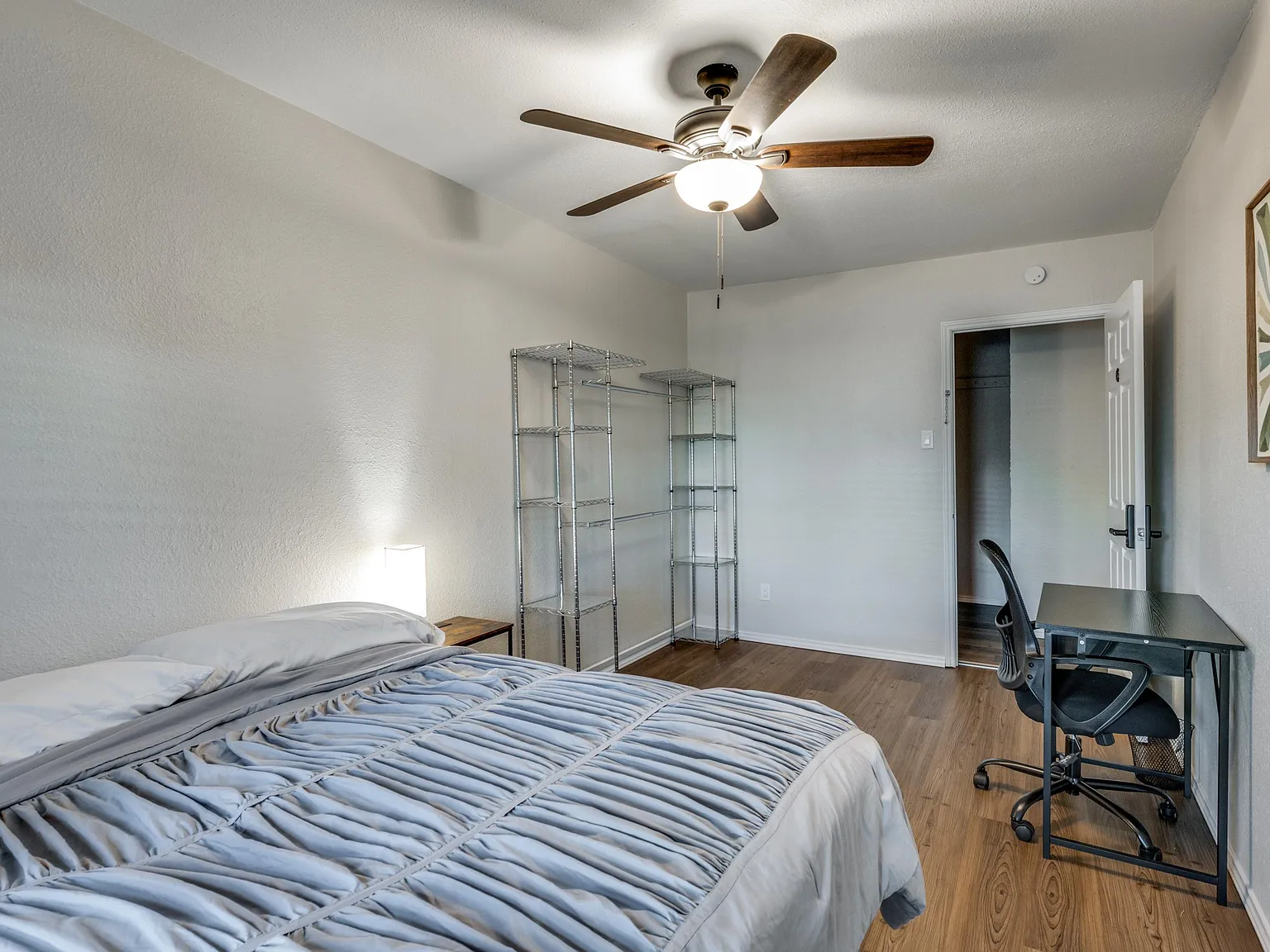 4 bed, 2.0 bath, 1683 sqft, $910 — Photo 2