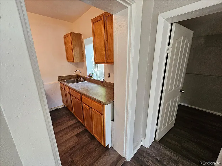 738 W 4th Ave — Photo 5