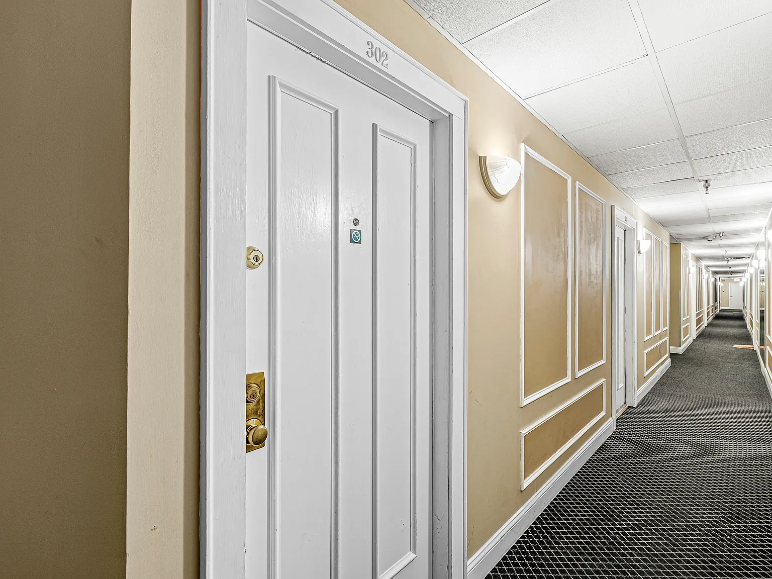 1 bed, 1.0 bath, 453 sqft, $1,350 — Photo 3