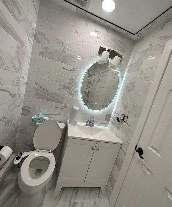 1st image of 42 W 56th St #1