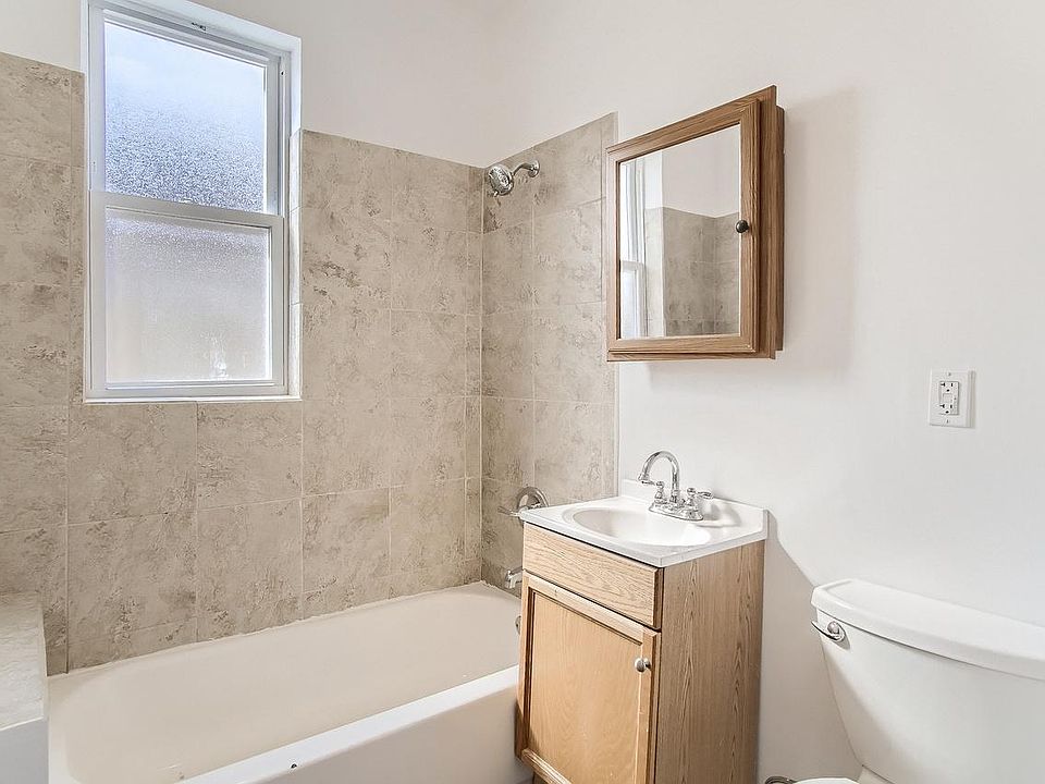 1st image of 4828 W Gladys Ave #2