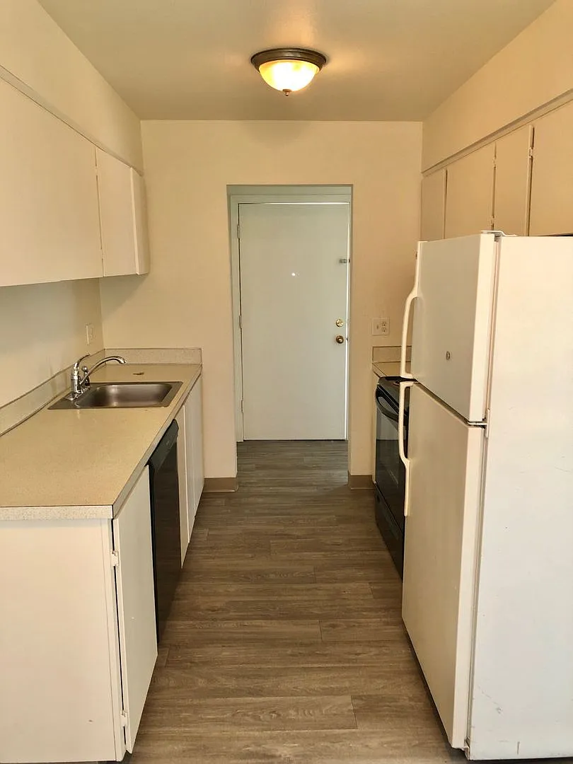 Pamela Terrace — Photo 1