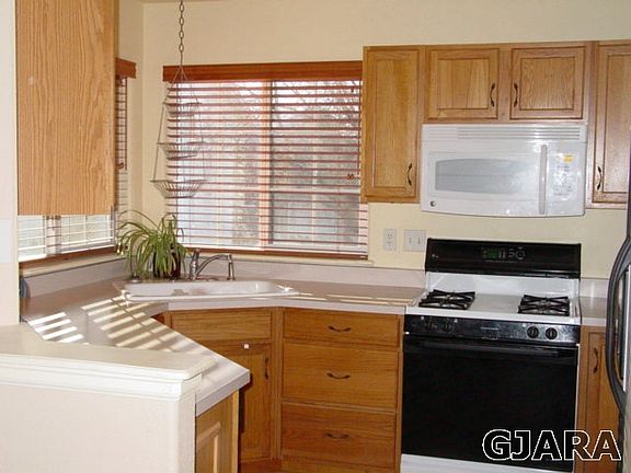 4th image of 2494 Wellington Ct