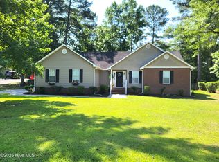 207 Dockside Dr, Jacksonville, NC 28546