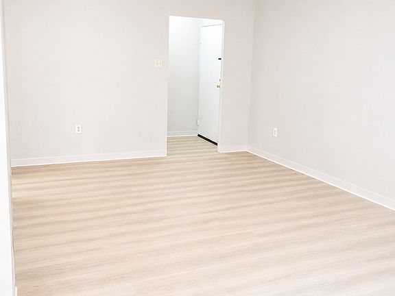 3rd image of 5230 5th Ave APT 306