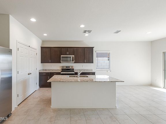 3rd image of 43020 W Palo Amarillo Road