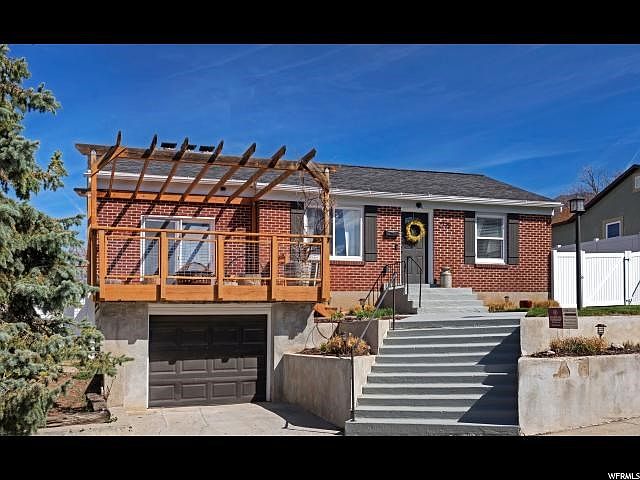 1st image of 2735 E Louise Ave