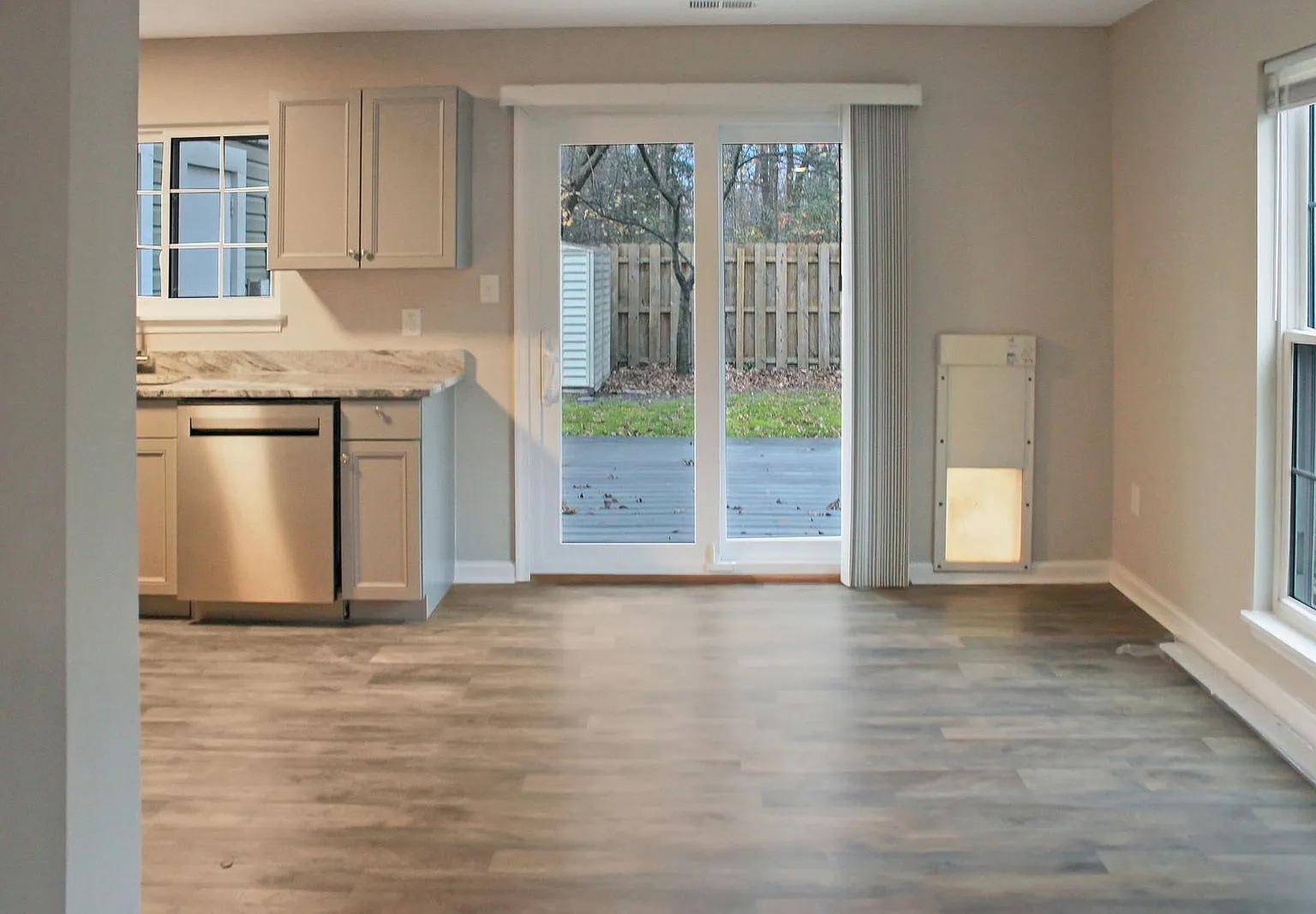 3 bed, 2.0 bath, 1180 sqft, $1,999 — Photo 3