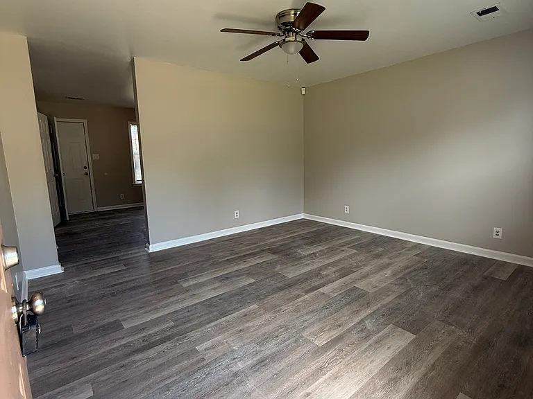 1048 Shadow Ridge Ave — Photo 9