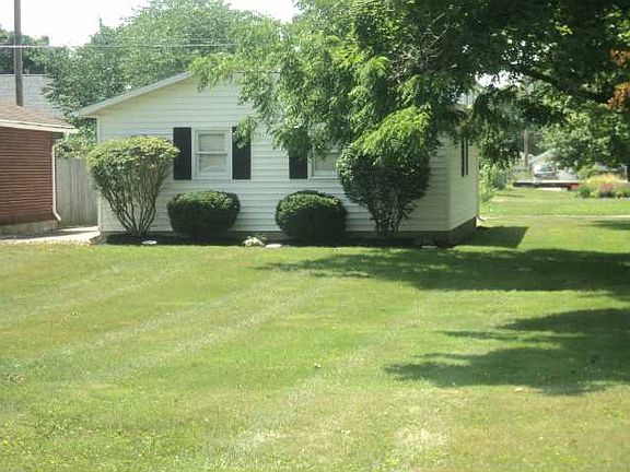 2nd image of 822 Washington Ave