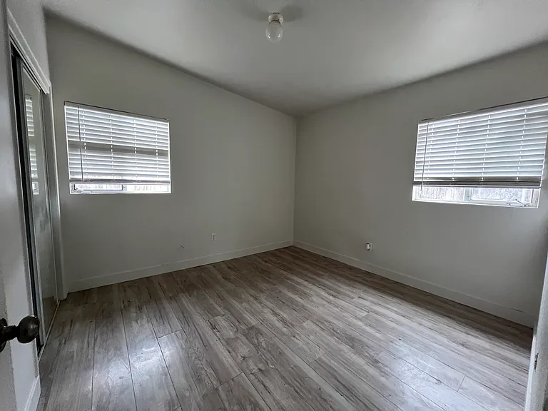 981 Calla Ave — Photo 5