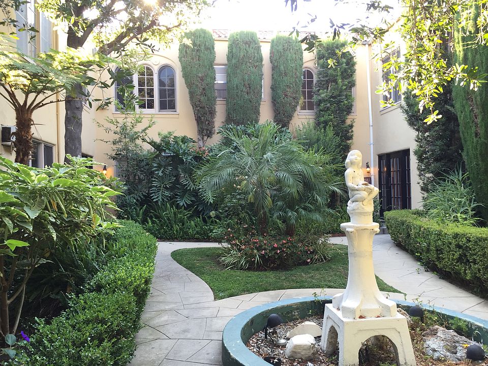 1st image of 1521 3/4 N Vista St