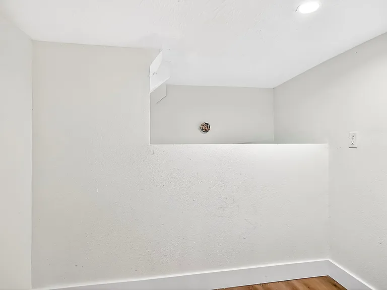 620 S Weller Ave — Photo 30