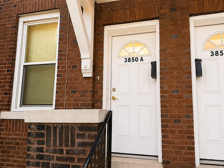 3850-3852 De Tonty St #3850A — Photo 2