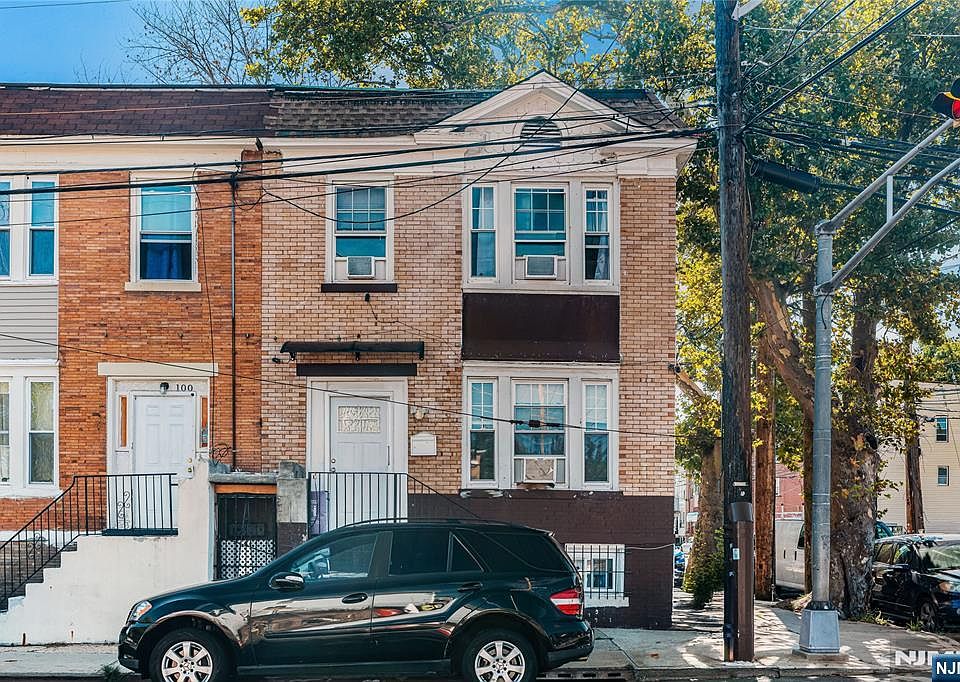 1st image of 102 S 14th St