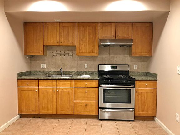 5th image of 2218 Quintara St