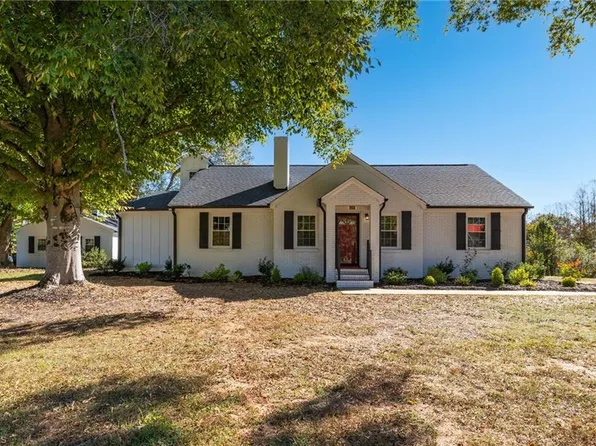 6095 Germanton Rd, Winston Salem, NC 27105