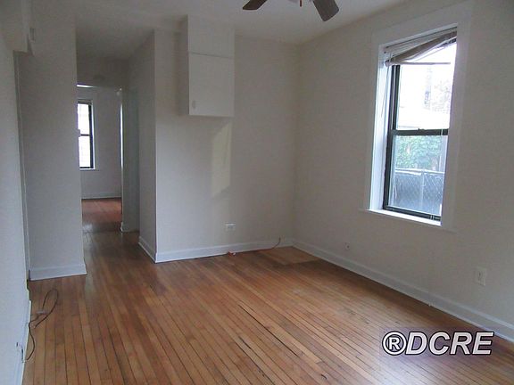 2nd image of 2014 W Melrose St #1R