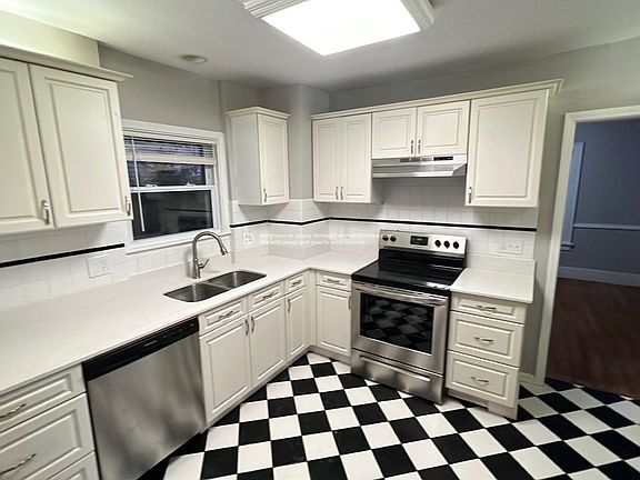 5th image of 1740 9th St