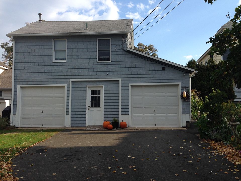 1st image of 9 Bayberry Ln