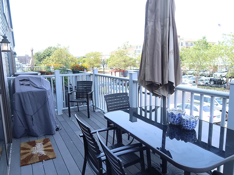 305 Swans Wharf Row — Photo 12