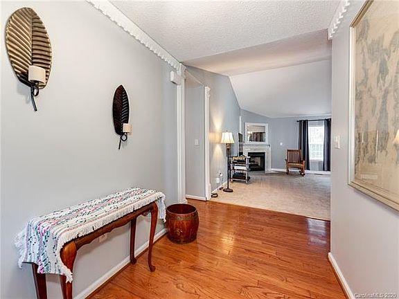 4th image of 6903 Loretta Pl