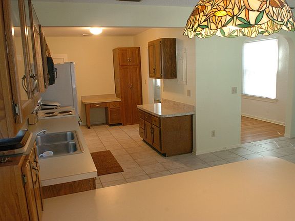 5th image of 4214 Longfellow St