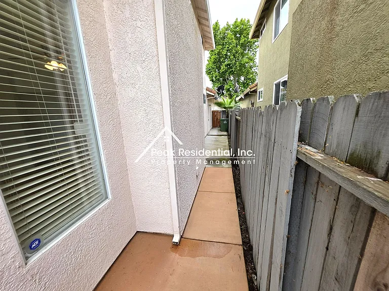 3333 E Island Ct — Photo 29