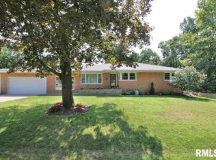 710 Arnold Rd, East Peoria, IL 61611