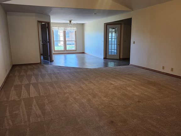 3rd image of 355 Scott Dr