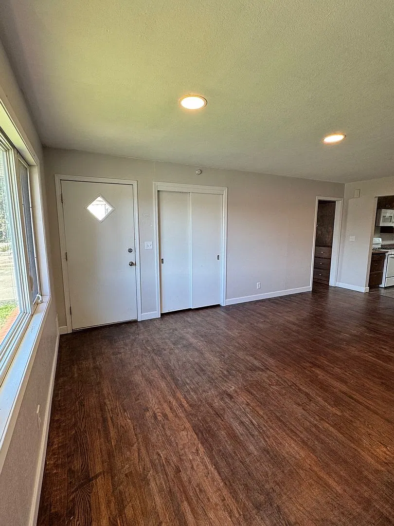 1109 N18th Triplex — Photo 2