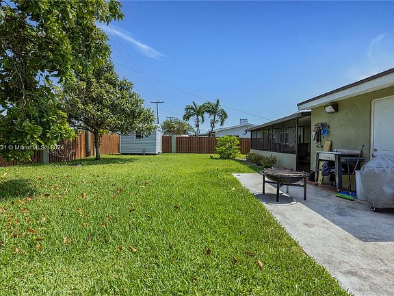 3rd image of 9485 Dominican Dr