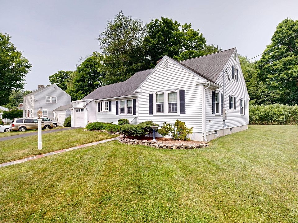 1st image of 6 Maple Cir