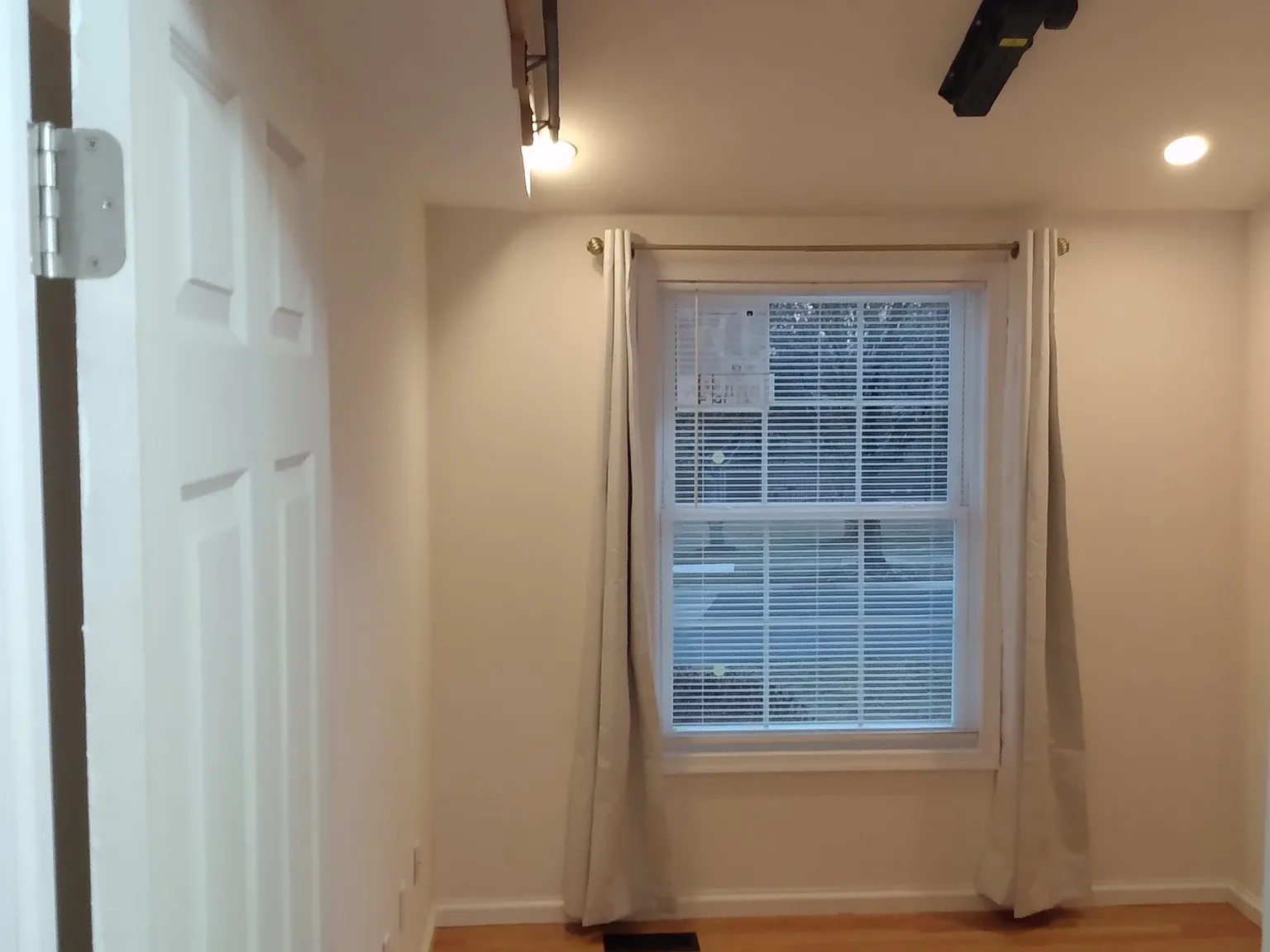 5 bed, 1944 sqft, $975 — Photo 4