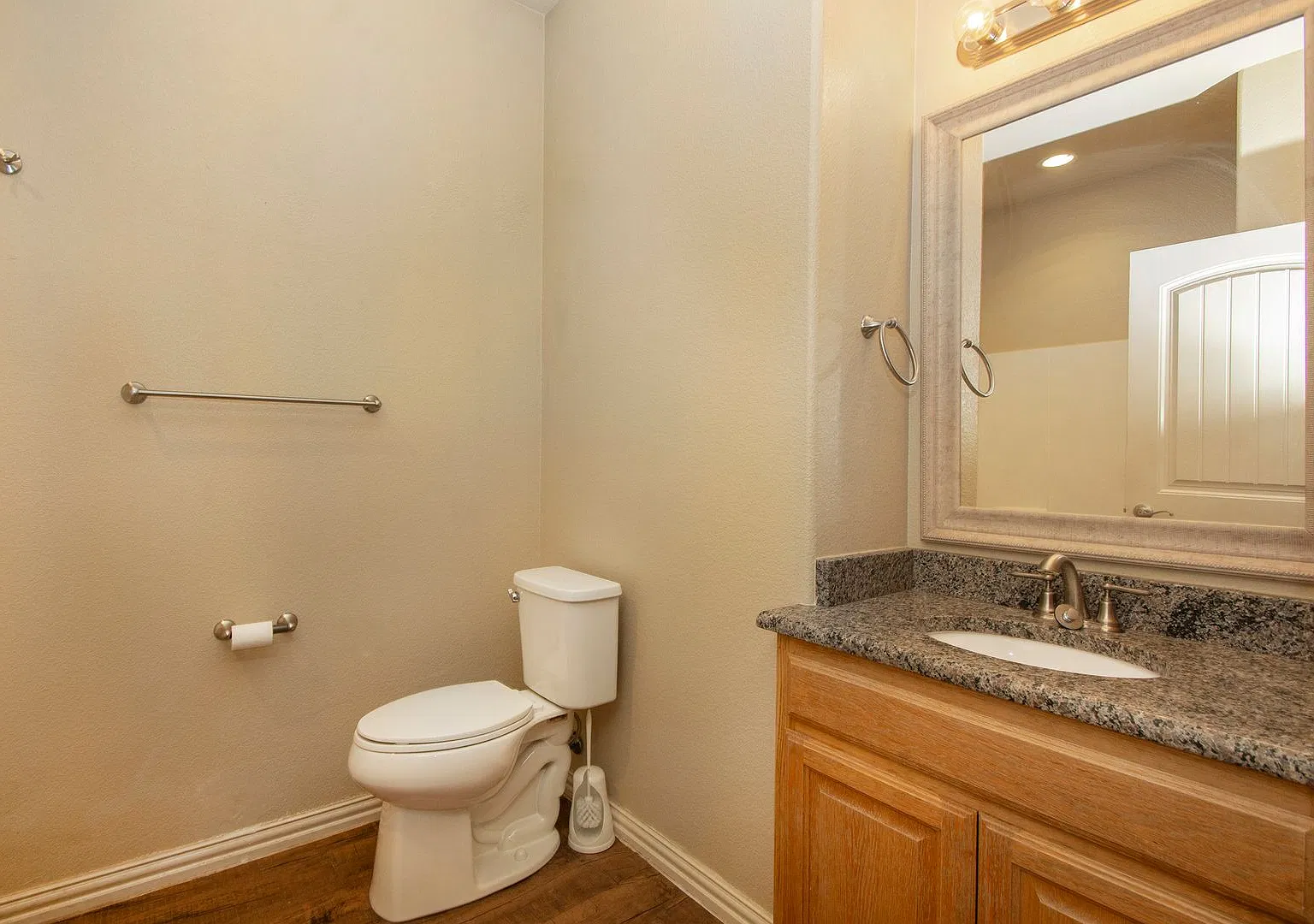 House for Lease in Denison — Photo 4