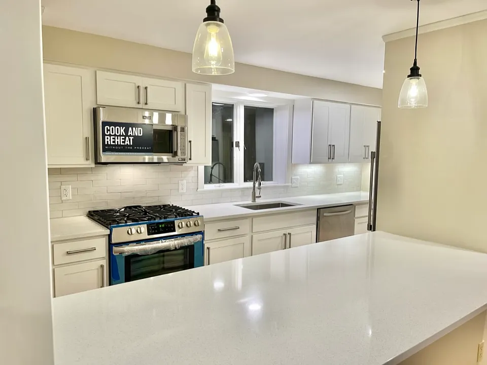 3 Harris Dr #1