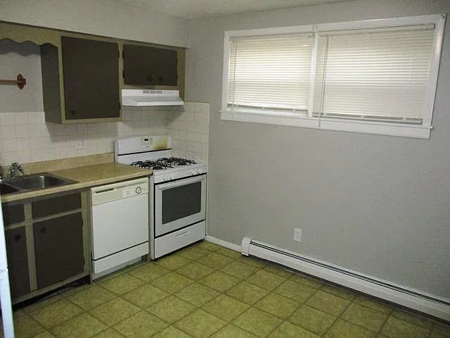 2 bed, $935 — Photo 4