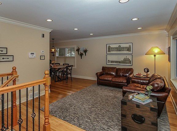 3rd image of 300 Crestwood Dr