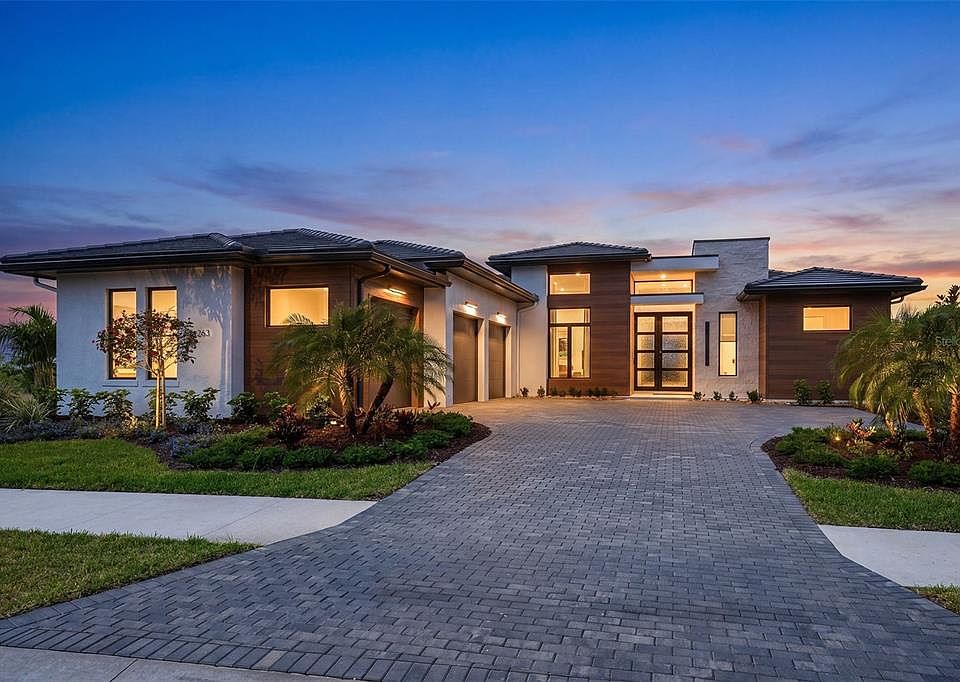 1st image of 263 Crystal Waters Dr