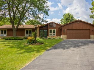 7304 Foxhaven Ct, Wind Lake, WI 53185