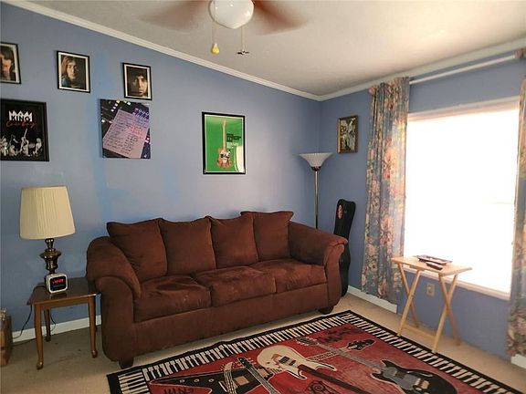 5th image of 270 Harmony Rd