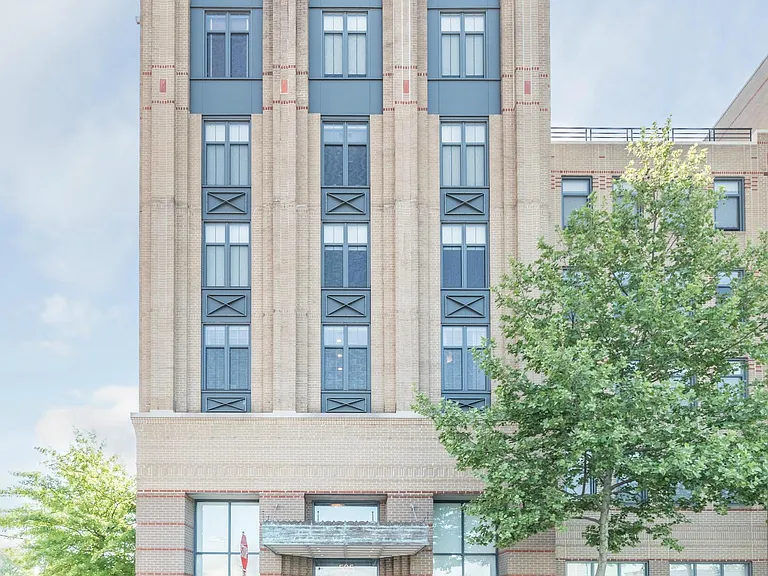 525 N Fayette St #420 — Photo 2