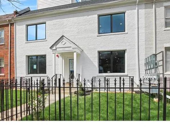 1236 18th St NE APT 2, Washington, DC 20002