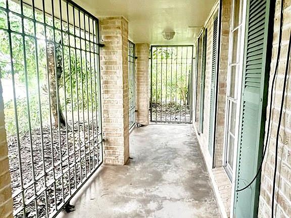 3rd image of 44 Lakeview Ln