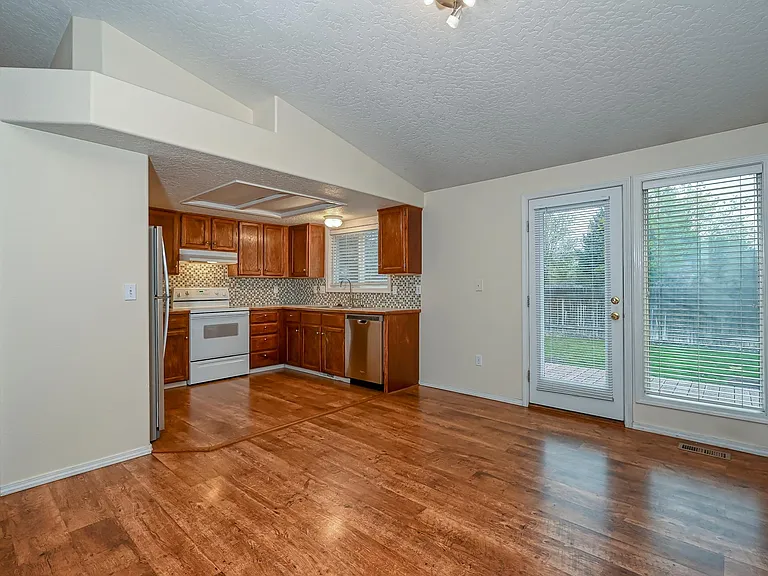 7264 N Parkcrest Ave — Photo 10