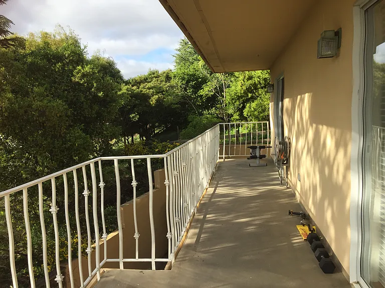 balcony
