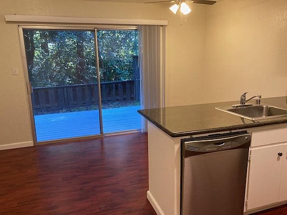 2nd image of 2084 Ascot Dr APT C