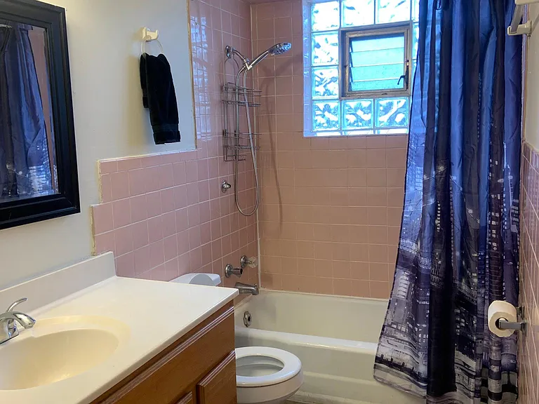 100 Vana Dr #1 — Photo 11