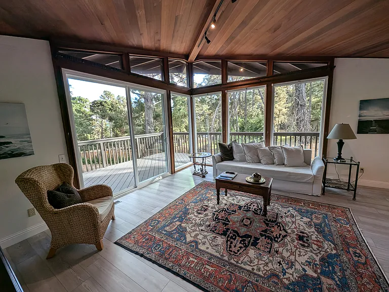 4059 Crest Rd — Photo 7