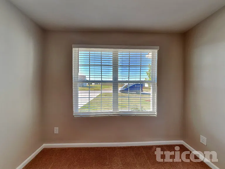 260 Chedworth Dr — Photo 19
